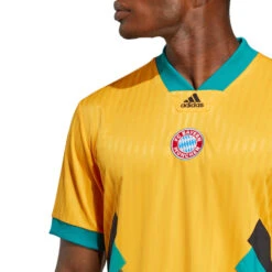 Camiseta Adidas FC Bayern De Múnich Fanswear Icon -Nike Tienda de ventas camiseta adidas bayern fc icon pack 202223 semi solar gold 4