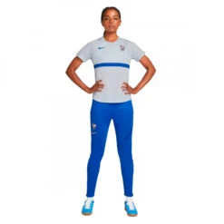 Camiseta Nike Francia Training Euro 2022 Mujer -Nike Tienda de ventas camiseta nike francia training euro 2022 mujer football grey hyper cobalt 3