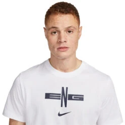Camiseta Nike Inglaterra Fanswear -Nike Tienda de ventas camiseta nike inglaterra fanswear ent fundamentals white 2