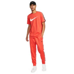 Camiseta Nike Sportswear Repeat Swoosh 11 Camiseta Nike Sportswear Repeat Swoosh -Nike Tienda de ventas camiseta nike sportswear repeat swoosh crimson white 4