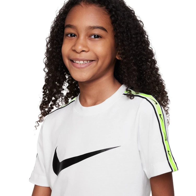 Camiseta Nike Sportswear Repeat Swoosh Niño 5 Camiseta Nike Sportswear Repeat Swoosh Niño - Imagen 3