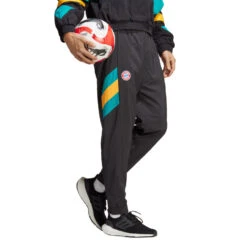 Pantalón Largo Adidas FC Bayern De Múnich Fanswear Icon -Nike Tienda de ventas pantalon largo adidas fc bayern de munich fanswear 2022 2023 black 3