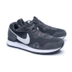 Zapatilla Nike Venture Runner