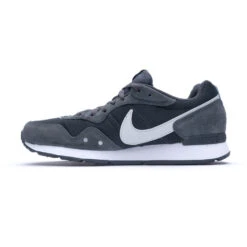 Zapatilla Nike Venture Runner -Nike Tienda de ventas zapatilla nike venture runner smoke grey pure platinum 2