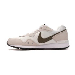 Zapatilla Nike Venture Runner -Nike Tienda de ventas zapatilla nike venture runner summit white med olive 2